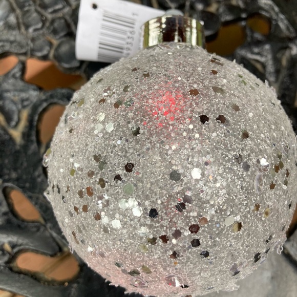 NWT 1 LEFT Large LED Color Light Changing Hanging Bulb - Picture 13 of 16